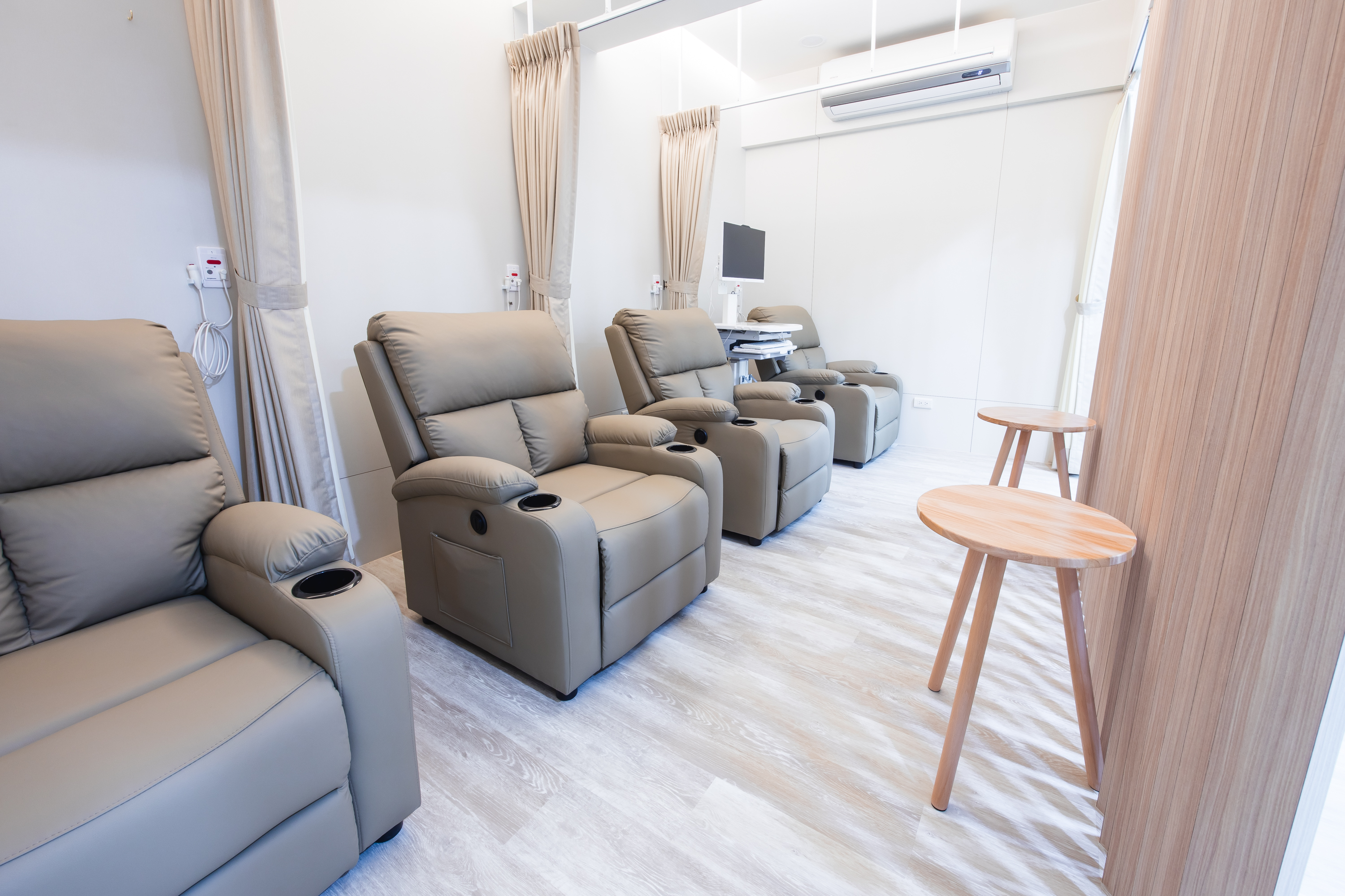 舒適恢復躺椅區